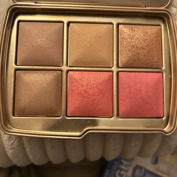 Hourglass x Barneys Ambient Lighting Palette - Picture 6 of 7